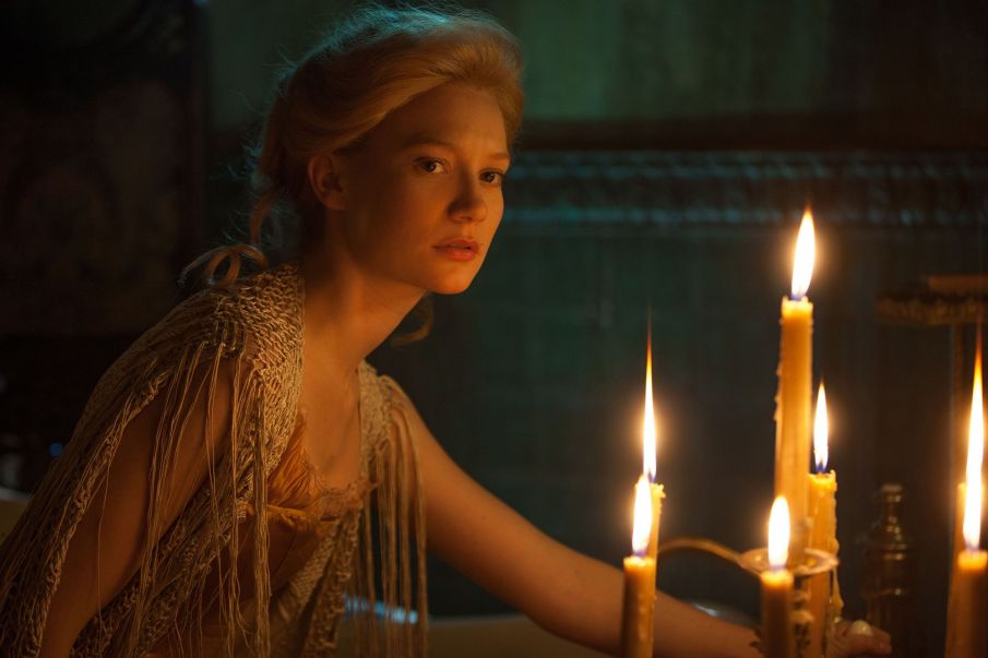crimson-peak-mia-wasikowska